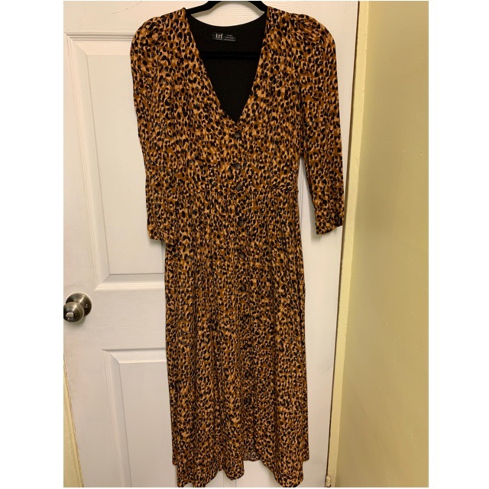 Cheetah print long dress with sleeves